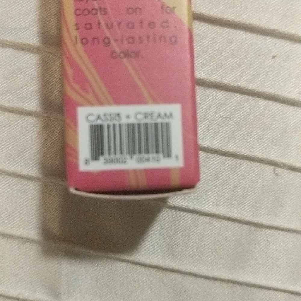 Long lasting creamy lip stain
